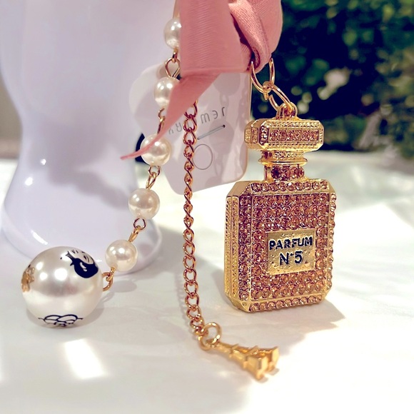 NWT Gold -tone⭐️ stunning Key chain - Picture 2 of 3